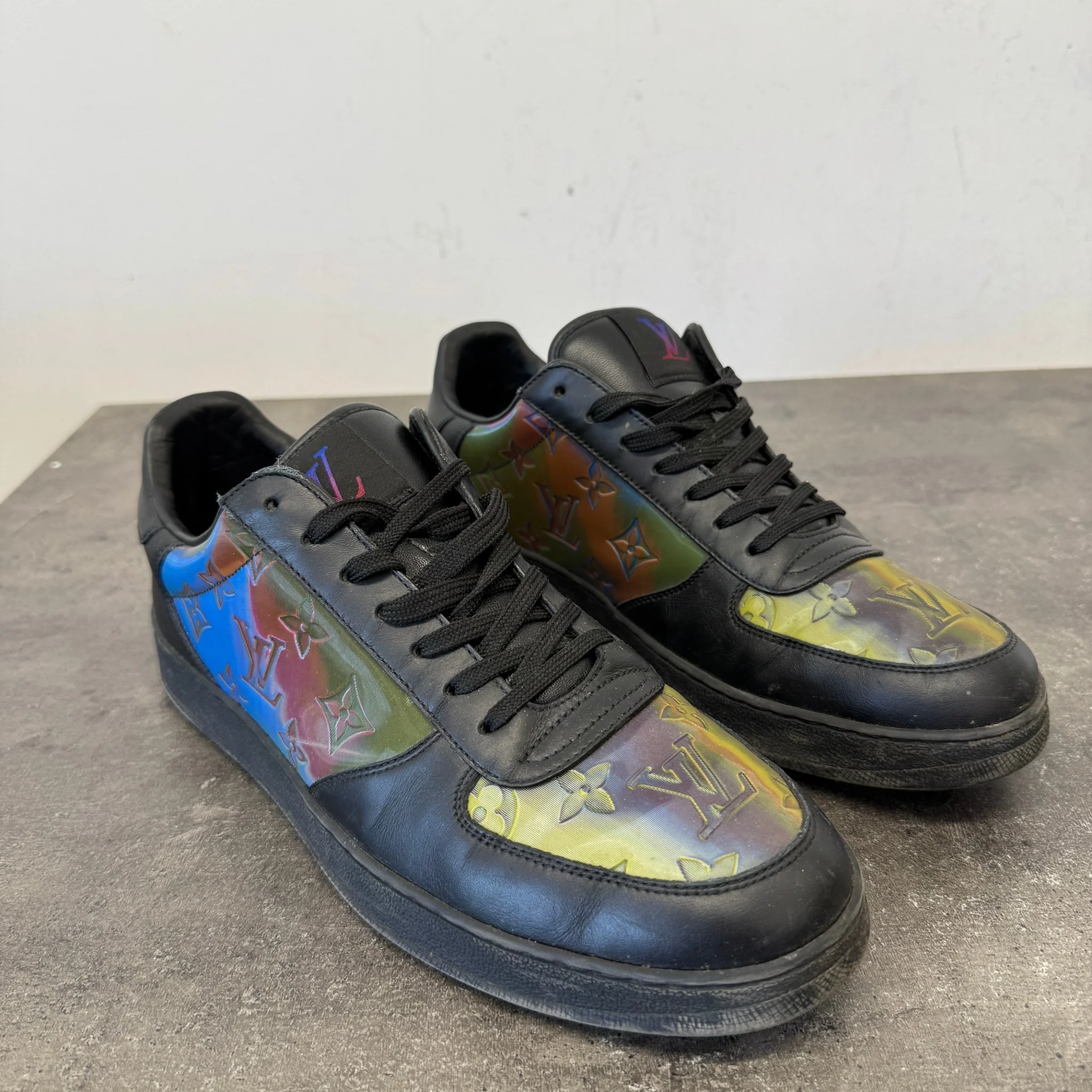Men's Luxembourg Holographic Monogram Low Trainers Black Size EU 42 / UK 8 - Image 11