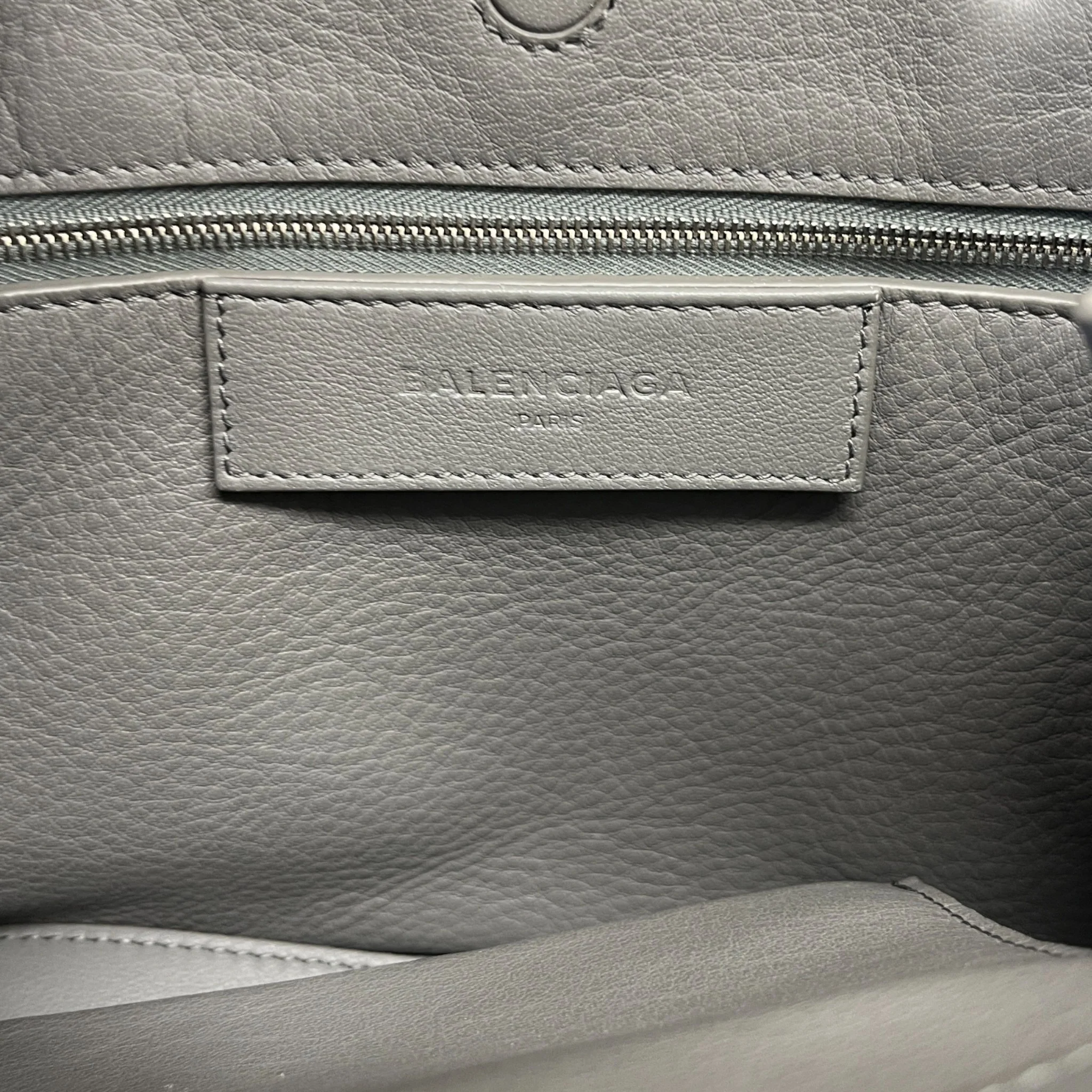 Women's Motocross Papier A4 Handbag Grey - Image 11