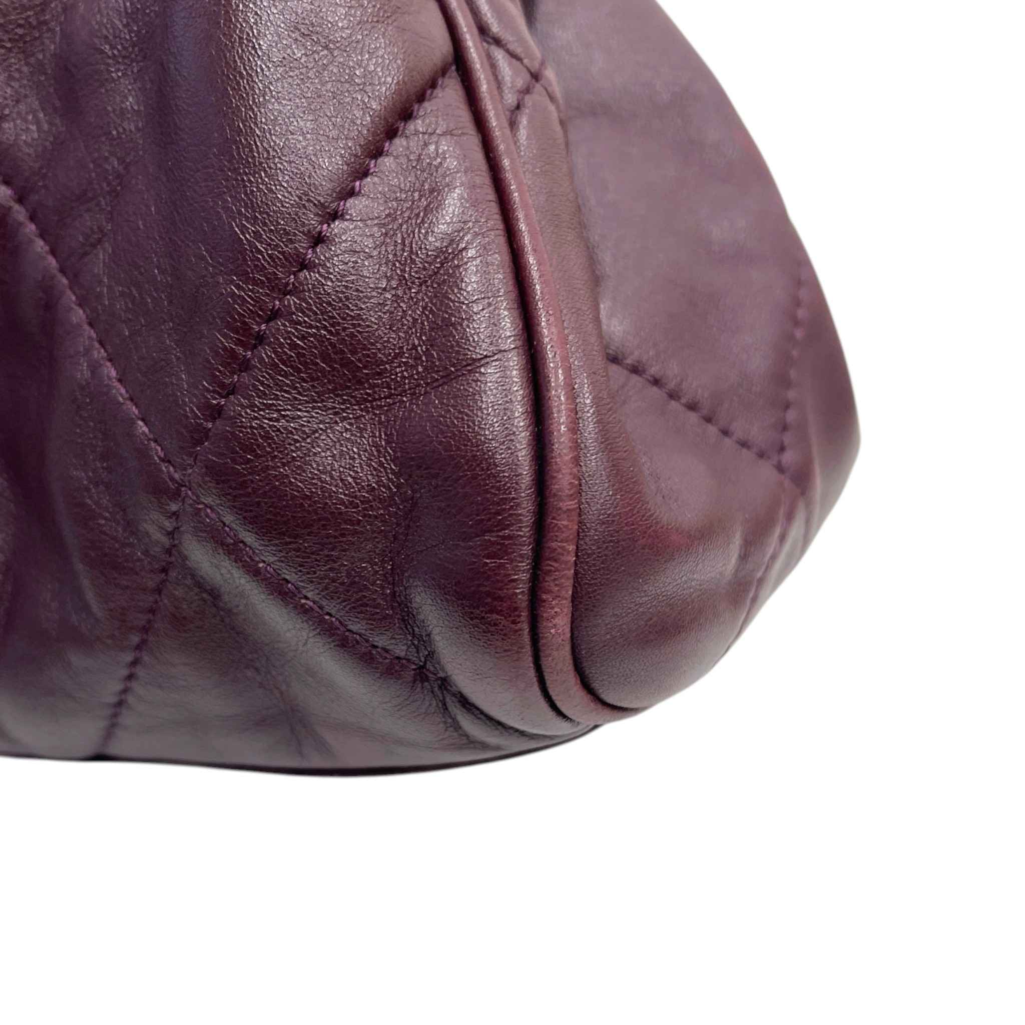 Women's Paris-Londres Door Latch Tote Handbag Burgundy - Image 17